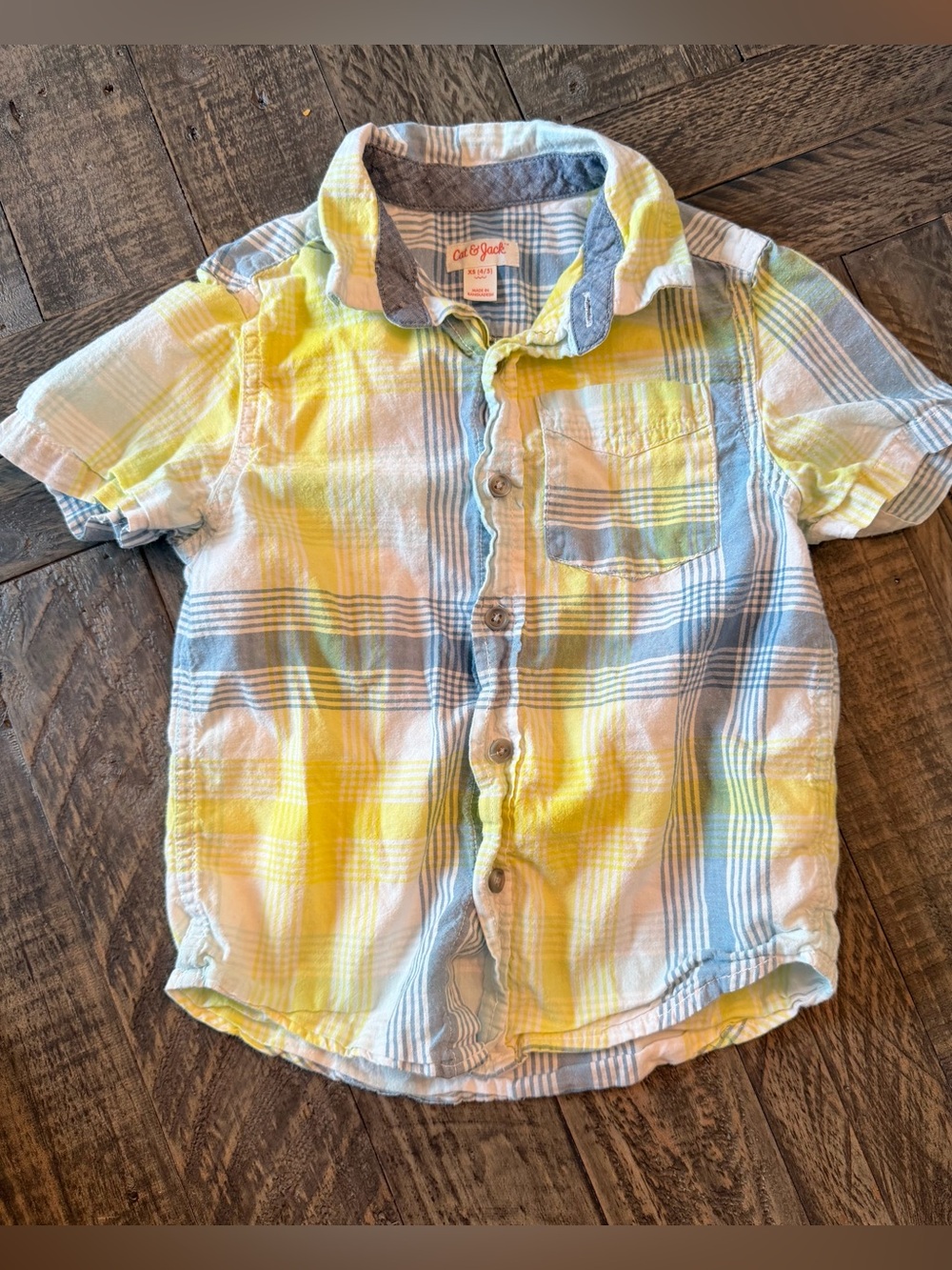 Cat & Jack Plaid short sleeve button down, 4T